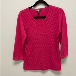 EUC Tribal Fuchsia Knit Top. Size Medium. 3 Quarter Sleeve
